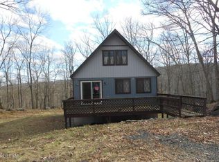 960 Oxford St, Bushkill, PA 18324