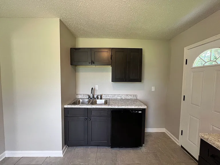 385 Washburn Dr — Photo 11
