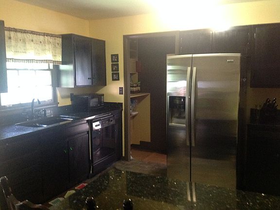 4th image of 396 Oakland Dr