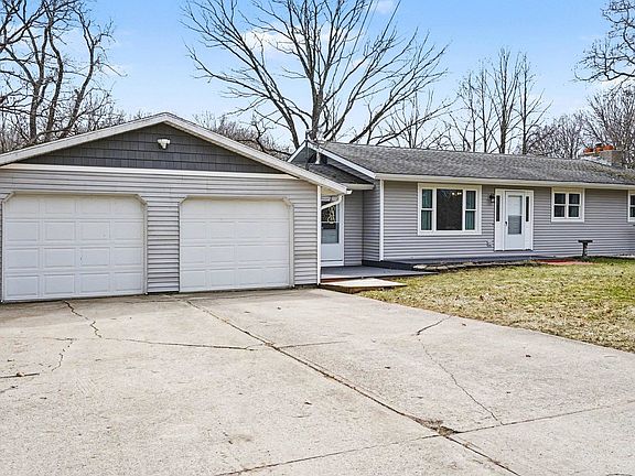 4th image of 1355 W Pine River Rd