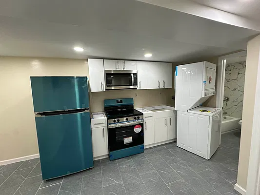 Rented by R New York | media 6