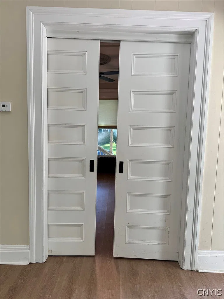 4 bed, 2.5 bath, 2327 sqft, $2,300 — Photo 4
