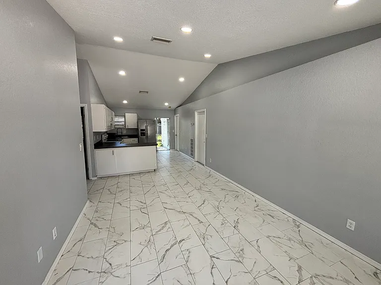 14744 Sunset St — Photo 3