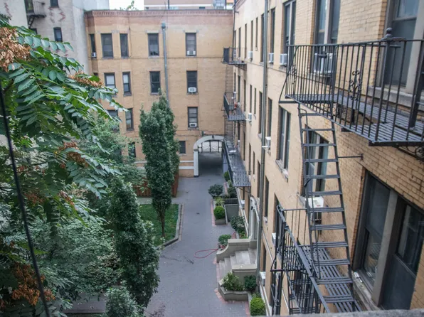 2107 Bedford Avenue image 6 of 14