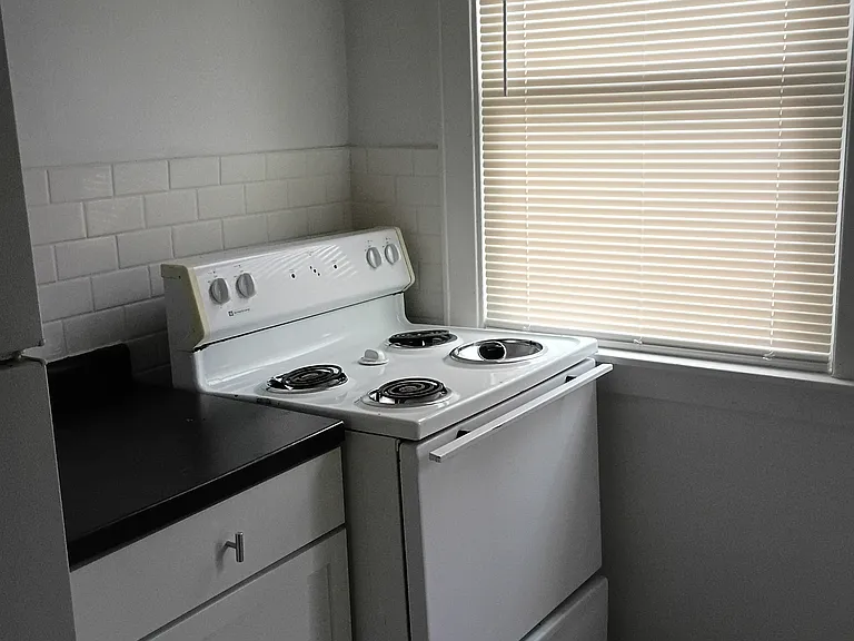 316 W Saginaw St — Photo 27