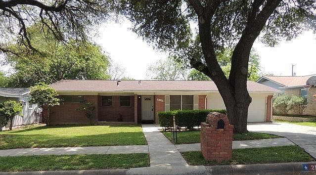 1st image of 210 Serenade Dr
