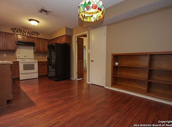 4th image of 8339 Timber Glen St