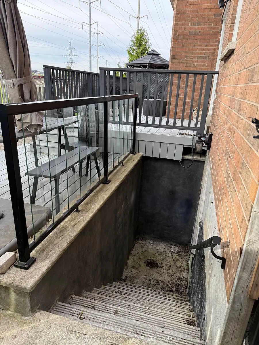 Building Photo - 113 Dali Cres #BASEMENT
