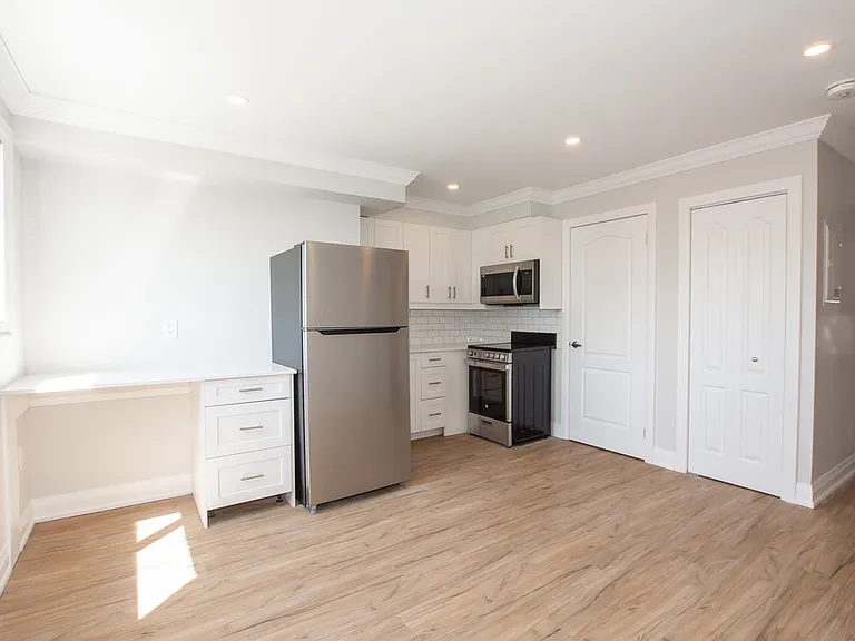 81 Empire St #13 — Photo 3