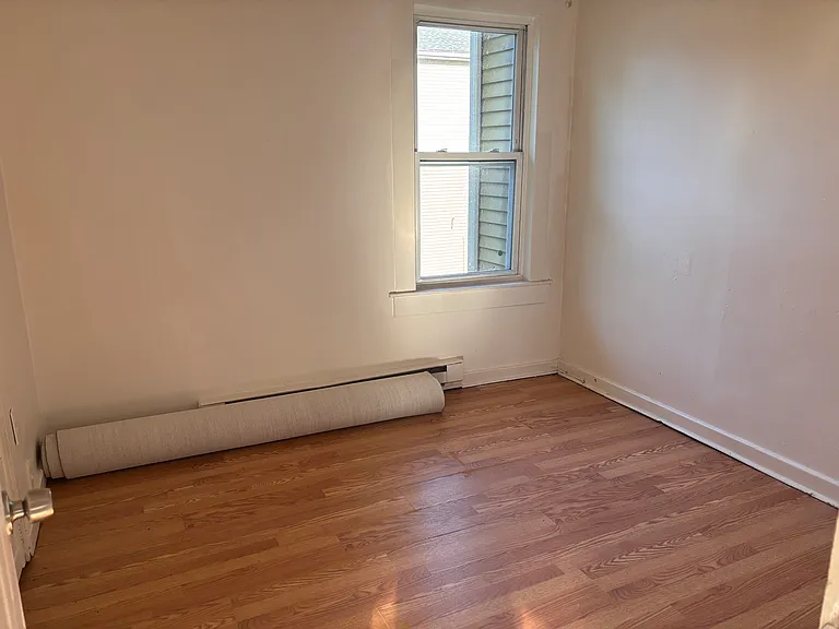 18 Esther St #3 — Photo 10