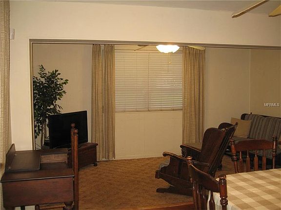 4th image of 1400 California Ave