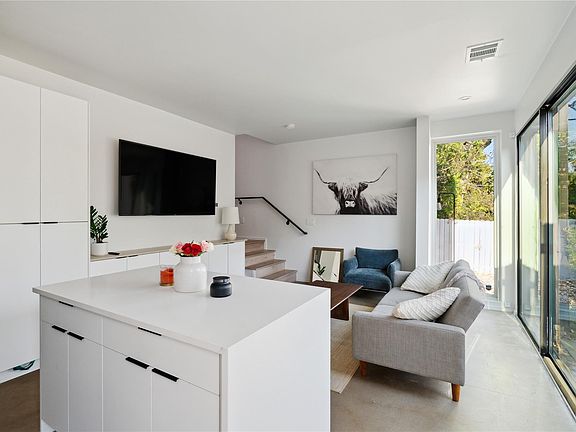 2nd image of 7505 Wynne Ln #2