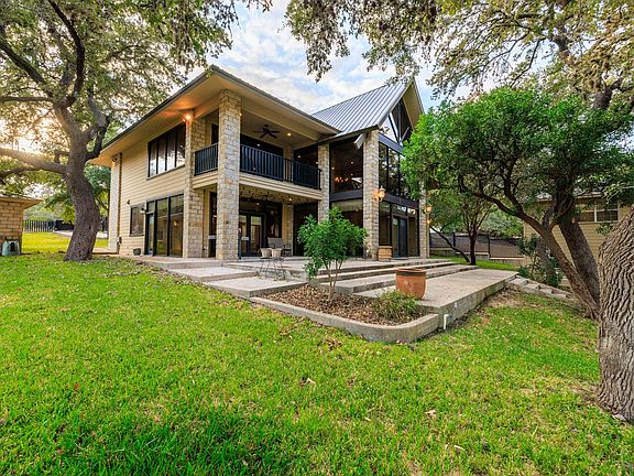 3rd image of 694 Scenic Cir