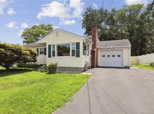 10 Maple Ridge Rd, Danbury, CT 06811