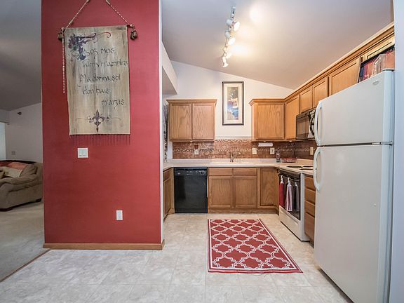 3rd image of 330 W Aspen Dr Unit 2