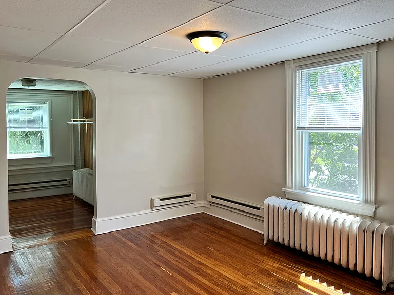 1411 E King St #6 — Photo 23