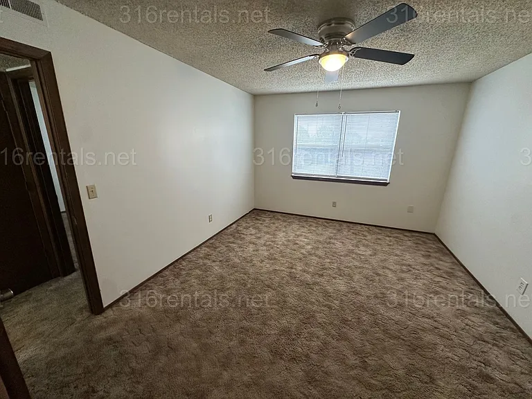 369 E Marion Ct #4 — Photo 11