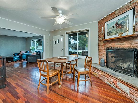 4th image of 1021 Burbank Avenue