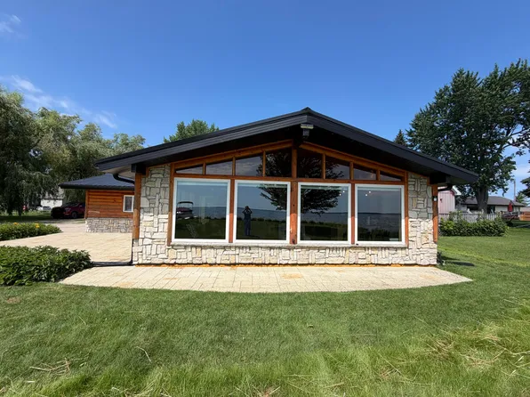 10258 W Shore Dr, Houghton Lake, MI 48629