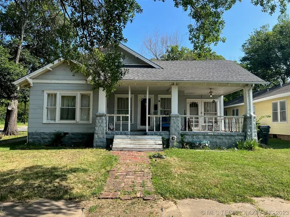 812 W Gentry St, Henryetta, OK 74437