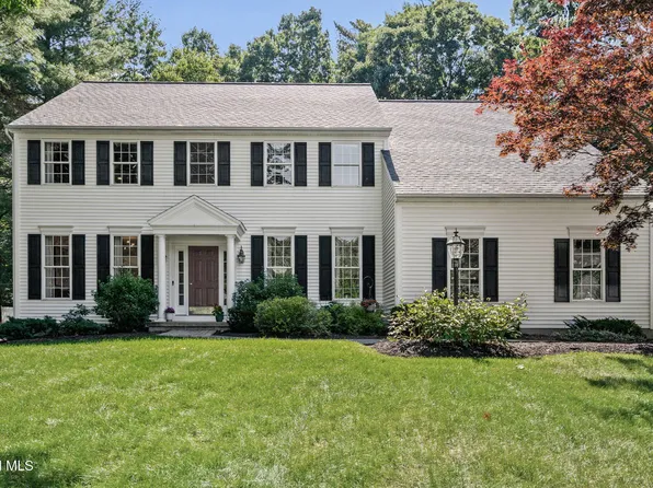 22 Parkside Trail, Ballston Lake, NY 12019