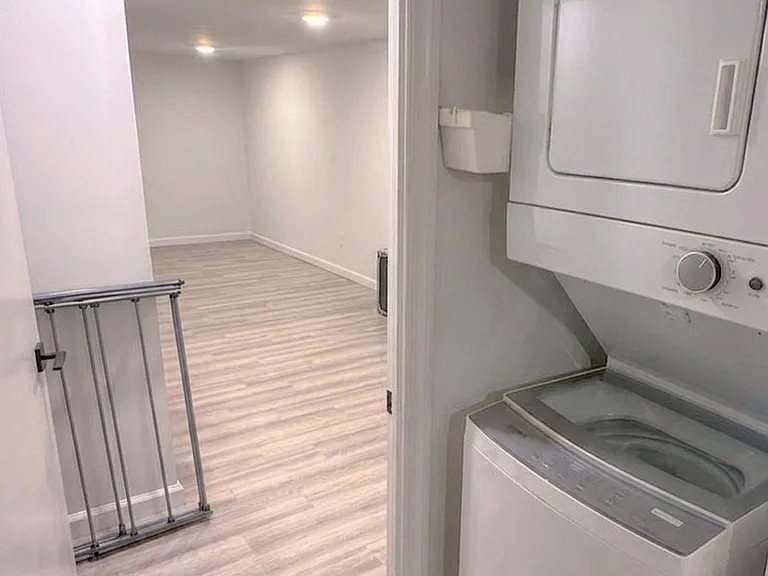 221 Jane St #1 — Photo 9