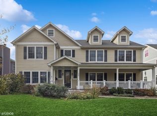 360 Cumnor Ave, Glen Ellyn, IL 60137