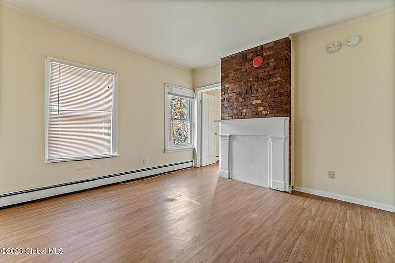 3rd image of 58 Philip Street