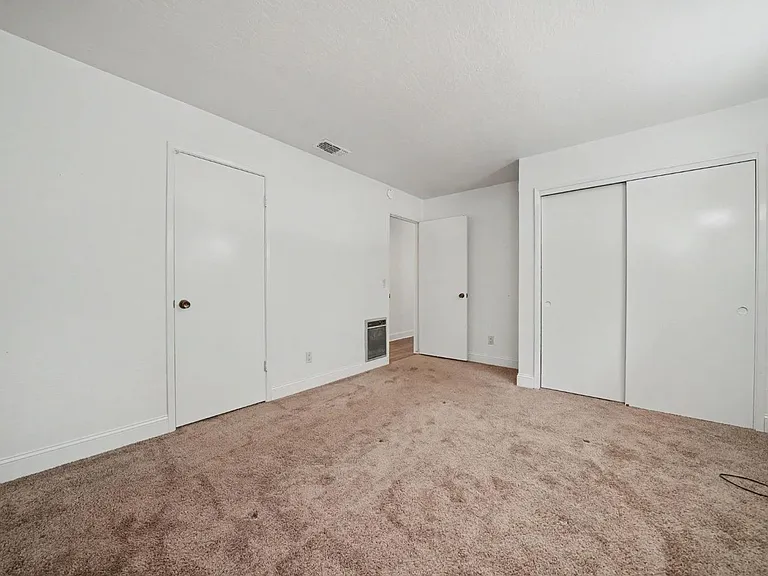 16932 McKenzie Dr — Photo 18
