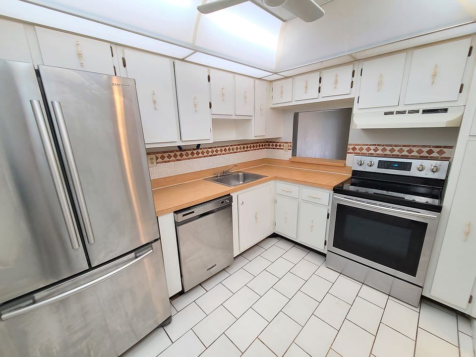 1st image of 4354 NW 9th Ave APT 14-3C