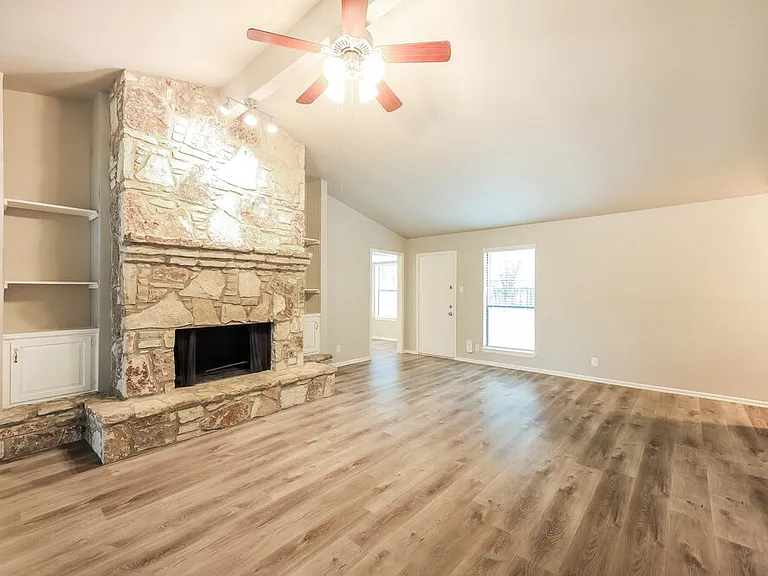 2743 Knoll Tree St — Photo 4