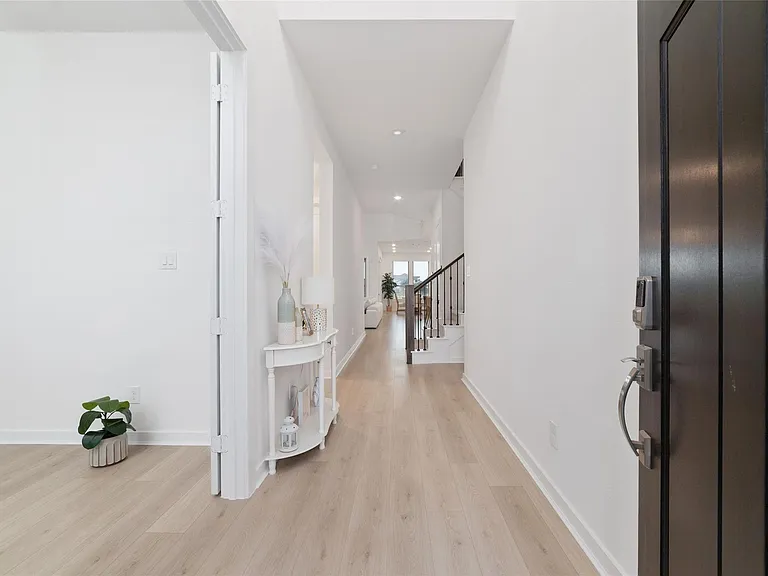 24711 Hibiscus Garden Way — Photo 6
