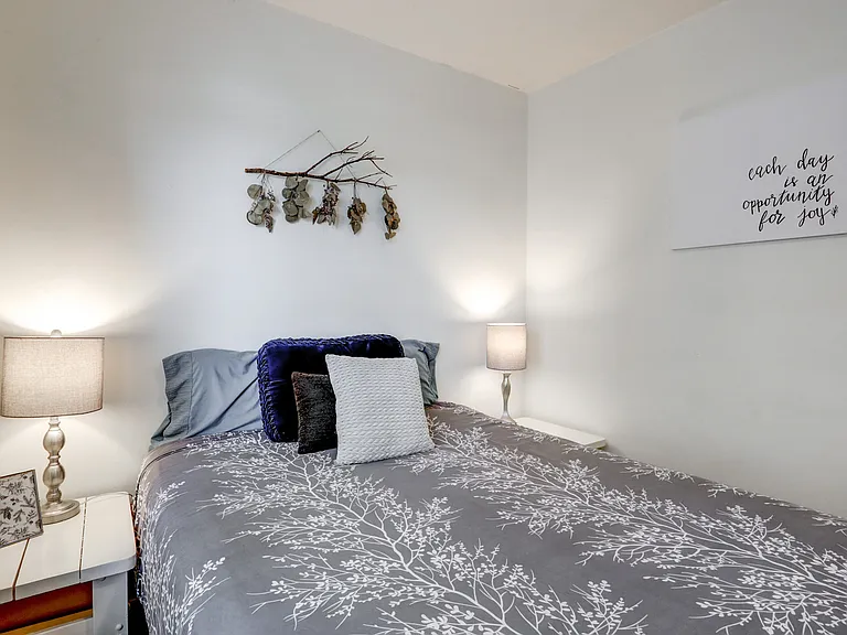 637 E Orange St #2 — Photo 23