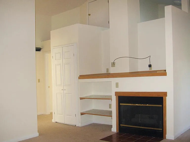 Eastgate Apartments — Photo 9