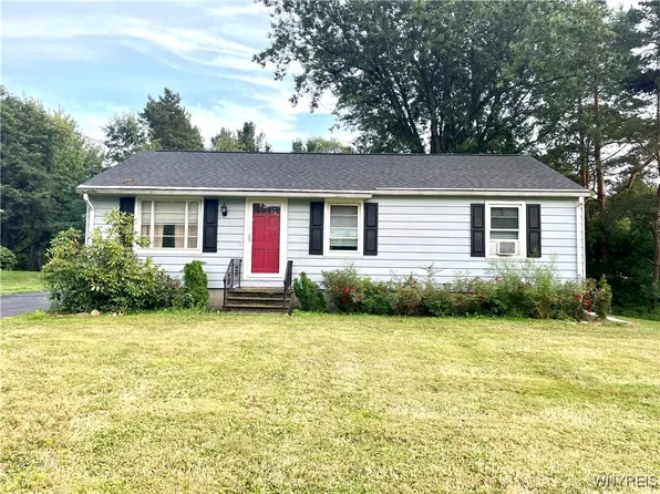 7399 Michael Rd, Orchard Park, NY 14127