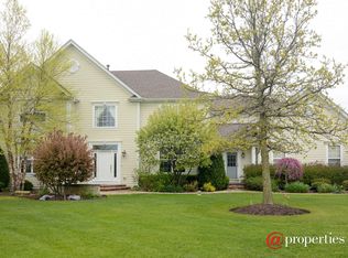 9 Hawthorn Grove Dr, Hawthorn Woods, IL 60047