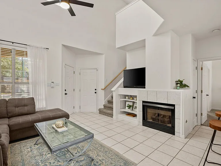 2100 Pipers Field Dr #33 — Photo 2