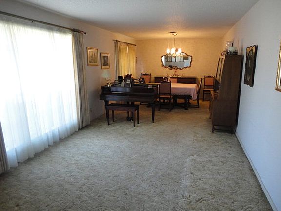 2nd image of 106 Beachmont Ln