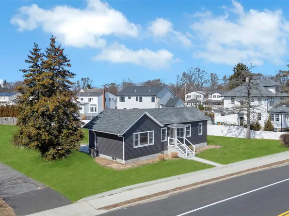 60 udall Road, West Islip, NY 11795