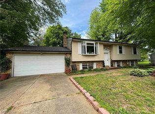 179 Maplelane Dr, Geneva, OH 44041