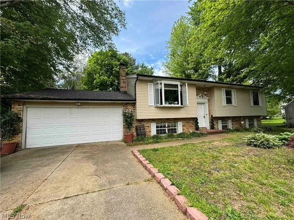 179 Maplelane Dr, Geneva, OH 44041