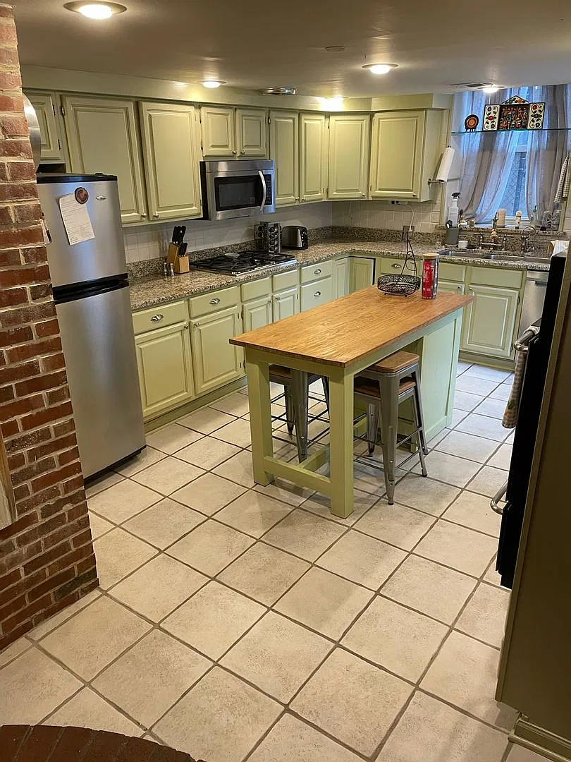 2 bed, 1120 sqft, $3,200 — Photo 3
