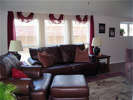 3rd image of 530 Westminster Dr
