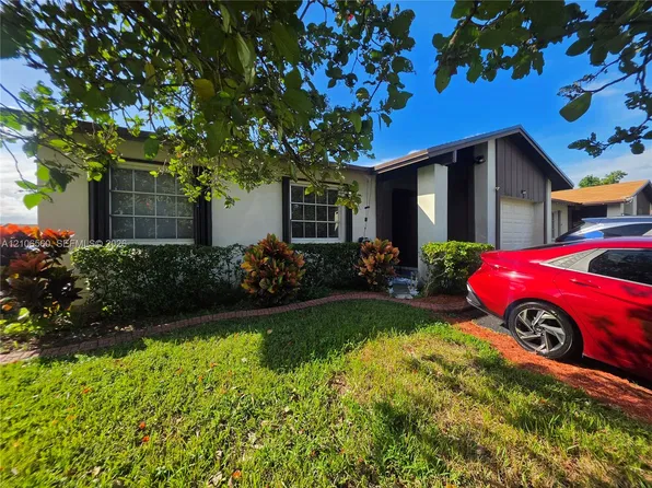 9550 W Elm Ln, Miramar, FL 33025