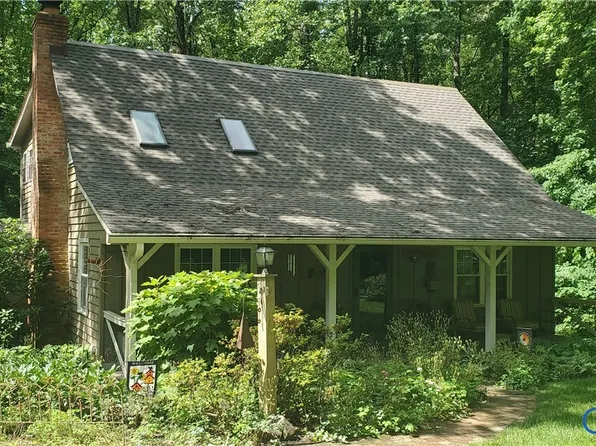 2401 Dorothea Ln, Maidens, VA 23102
