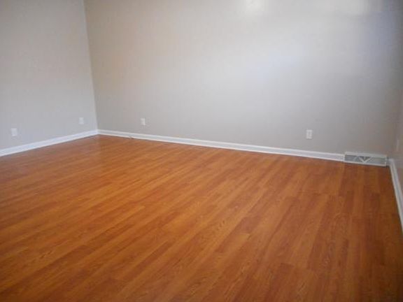 5th image of 405 Ketron Ln
