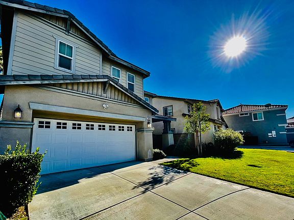 3rd image of 16428 Empire Lakes Ct