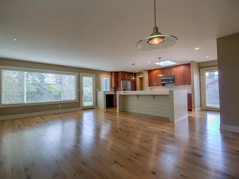 12980 NW Westlawn Ter — Photo 6