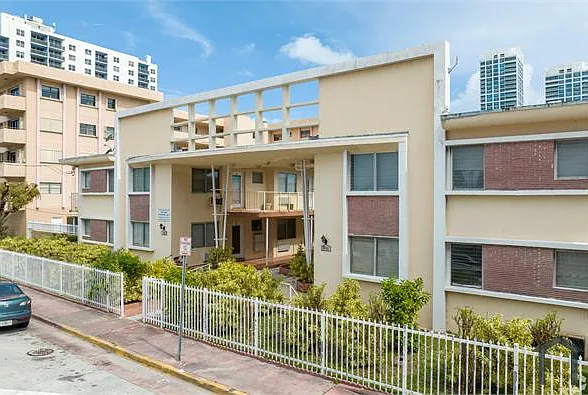 6855 Byron Ave #10