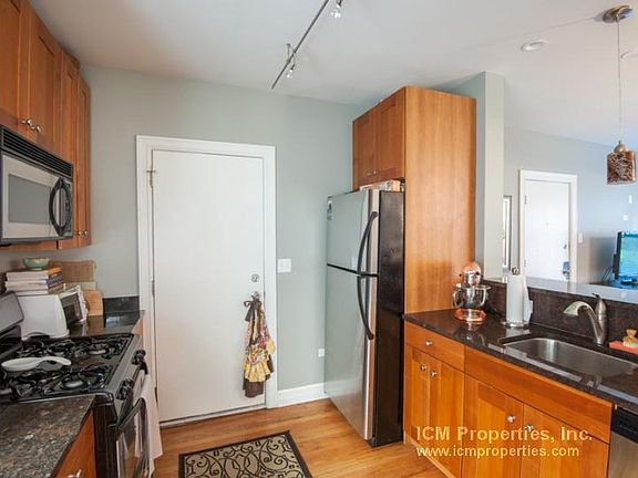 2nd image of 3818 N Sheffield Ave #3N